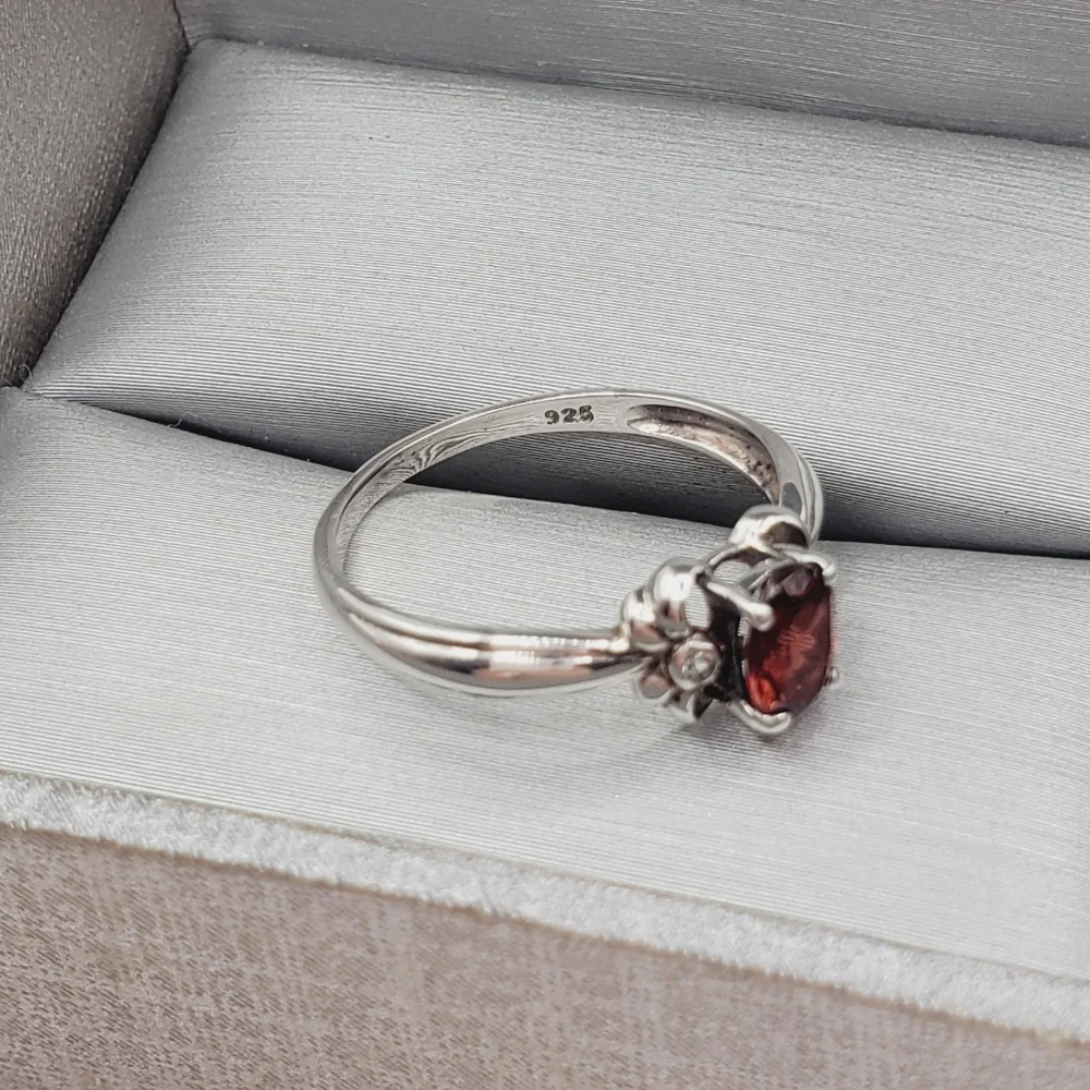 Genuine Oval Garnet & White Topaz 925 Sterling Silver Ring